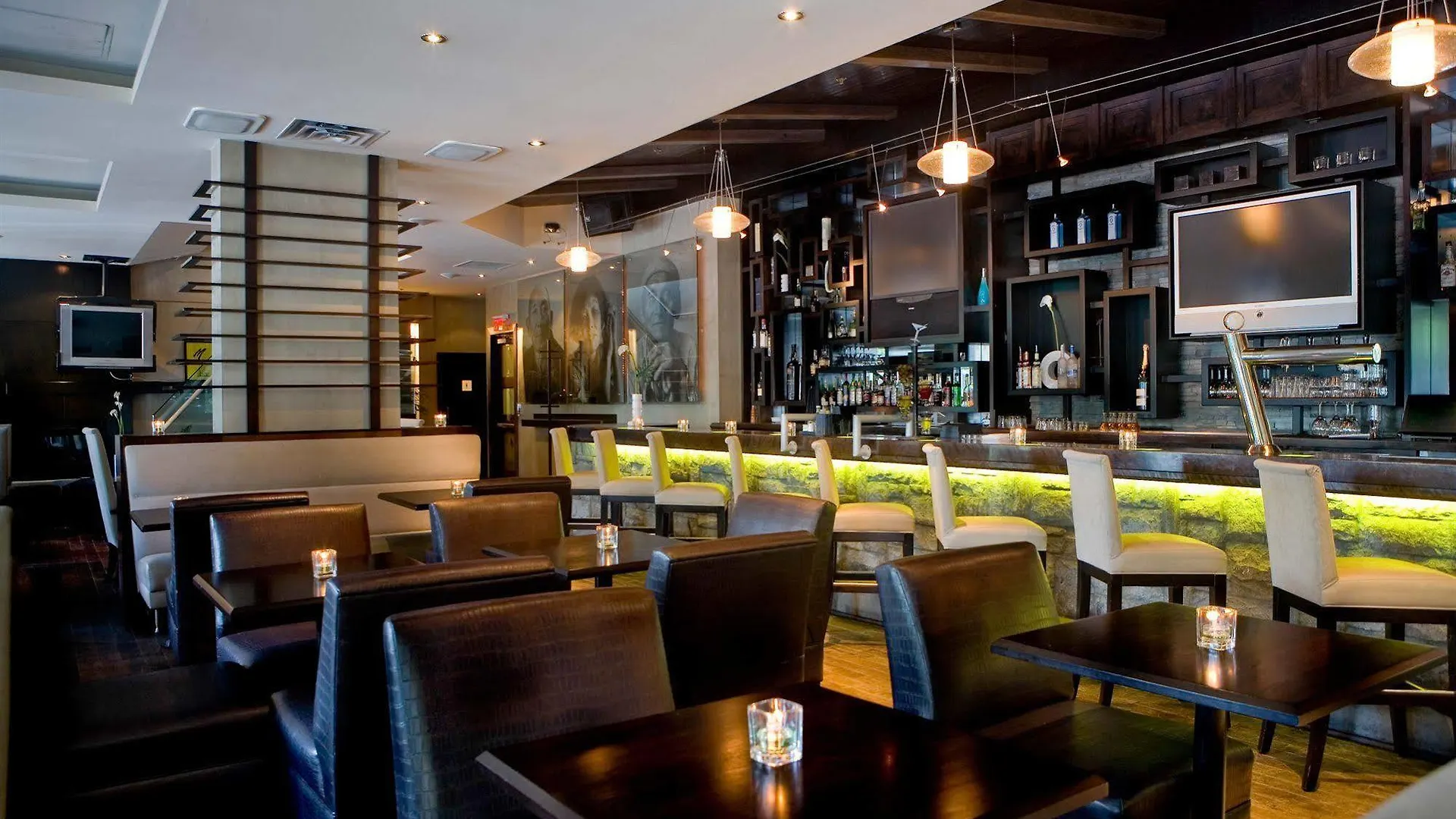 Sandman Hotel Vancouver Downtown