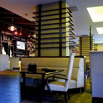 Sandman Hotel Vancouver Downtown 3*,