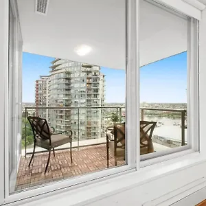 Apartment Water View In Downtown