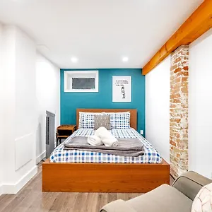 Spacious 1br Just Minutes From High Park , Toronto Canada
